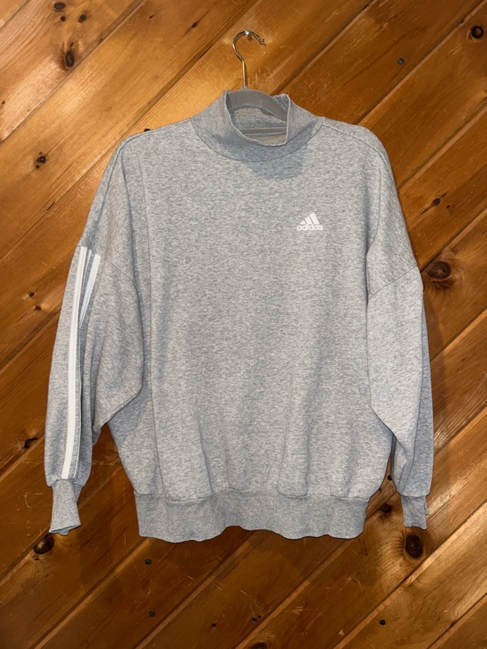 Adidas Originals Essentials Fleece Sweatshirt in Heather Gray